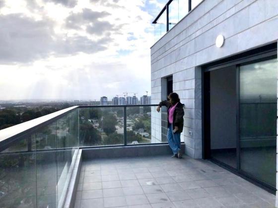 הצבר 25, נרקיסים