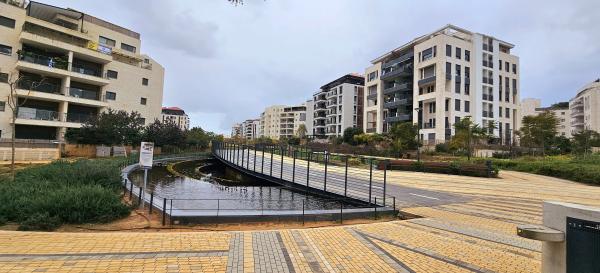 יאיר רוזנבלום 1, נווה זמר