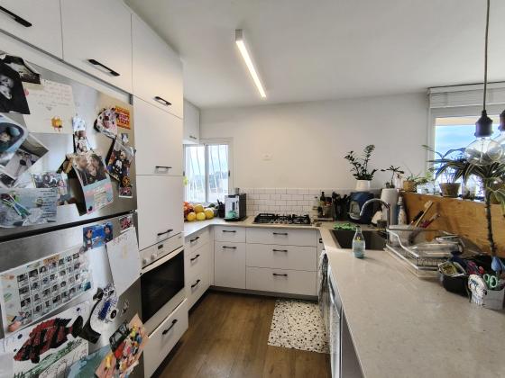 בשכונת שפירא