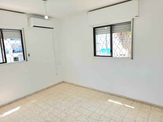 יוספטל 10, גיורא