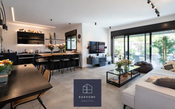 בשכונת זרובבל, הרצליה