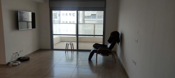 גדעון האוזנר 43, רמות ב'