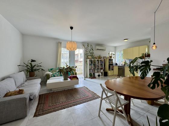 הלוטוס 9 (עג'מי)