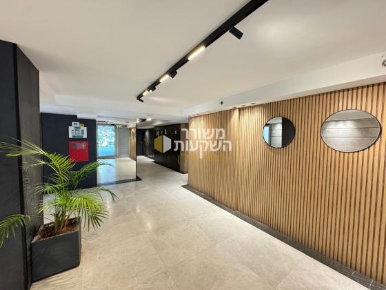 קיציס, הדר יוסף