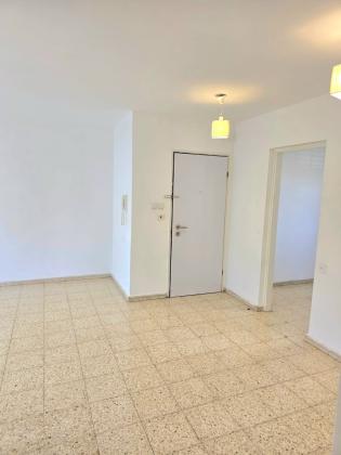 יוספטל 10, גיורא