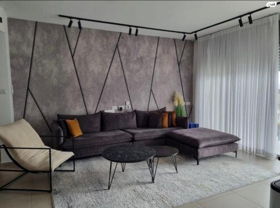 התקוה 1, מרכז אזרחי