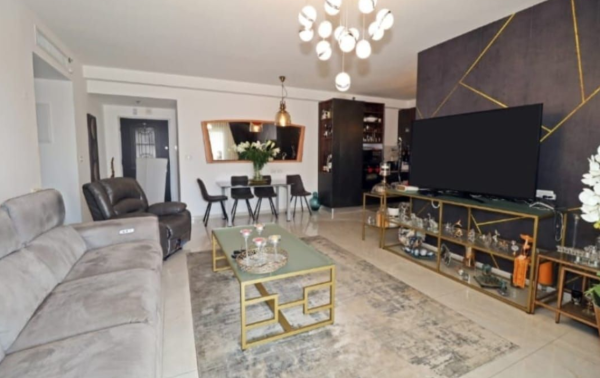 ש"י עגנון, צור שלום