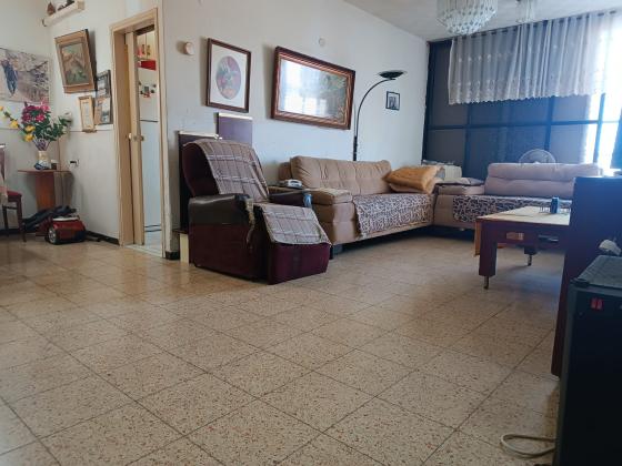 שדרות יוספטל גיורא 49, דרום מערב