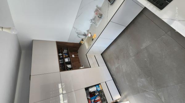 אמנון ליפקין שחק 6, יצחק שמיר