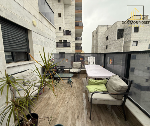 רועי קליין 21, נוה שמיר