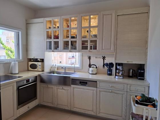 הרכסים 9, תל יהודה