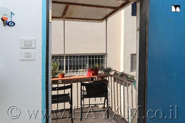 בשכונת שפירא