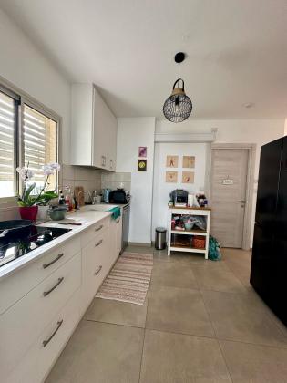 דרך הורדים 11