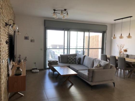 מעיין 5, נופרים