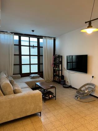 רוטשילד 4, מרכז העיר מערב