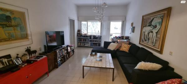 קרית ספר 18, אחוזה