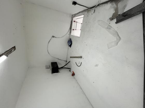 המגינים 15, עיר תחתית