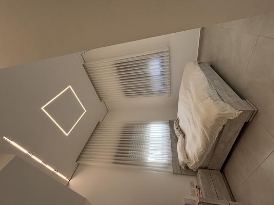 אריאל שרון 33, מבוא יורם