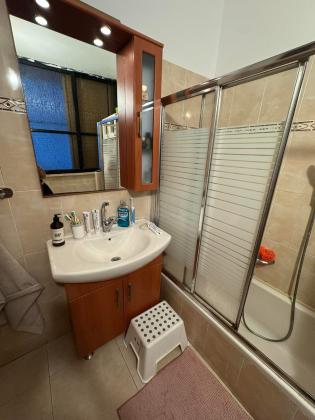 אחד העם 11, דרום מערב