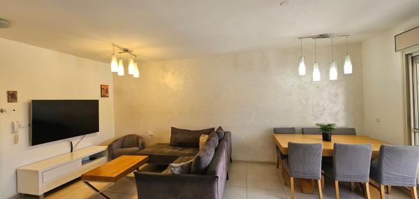 הרב ישעיהו דולגין 3, הר חומה