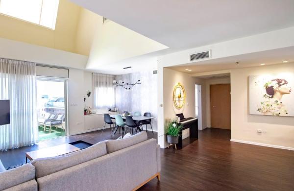 יצחק בן צבי 8, מתחם 200