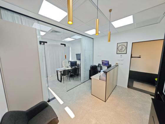 ילדי טהרן, מב"ת מערב