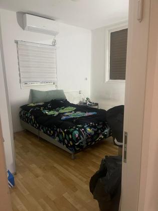 קאפח 39, גרין ועם