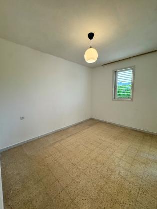 יצחק שדה 33, דרום מערב