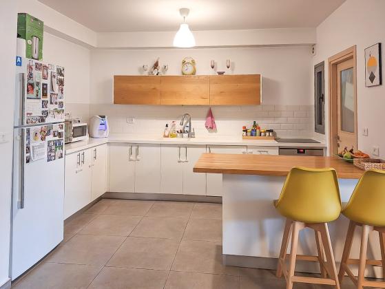 העליה 11, מרכז העיר