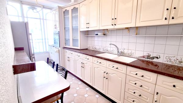 חברון 9, הר שלום