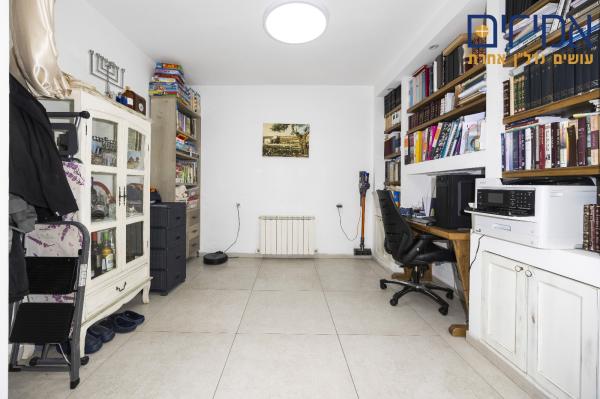 ליכטנשטיין 1, הר חומה