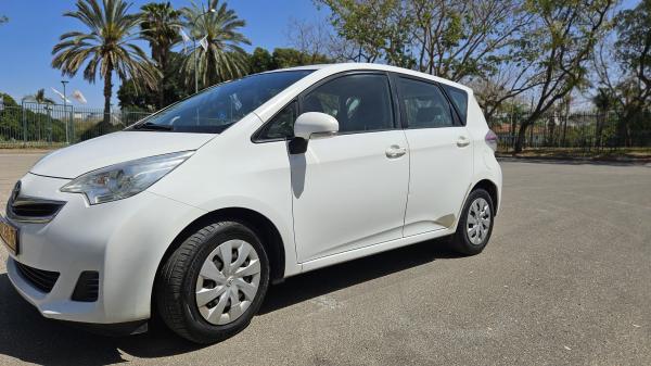 טויוטה ספייס ורסו (2015)