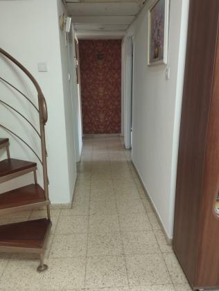 מורן 4, אבן גבירול