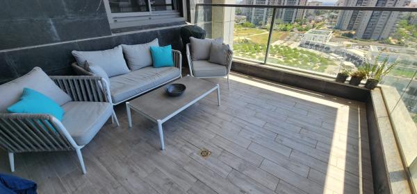 נתן יונתן 12, עיר ימים