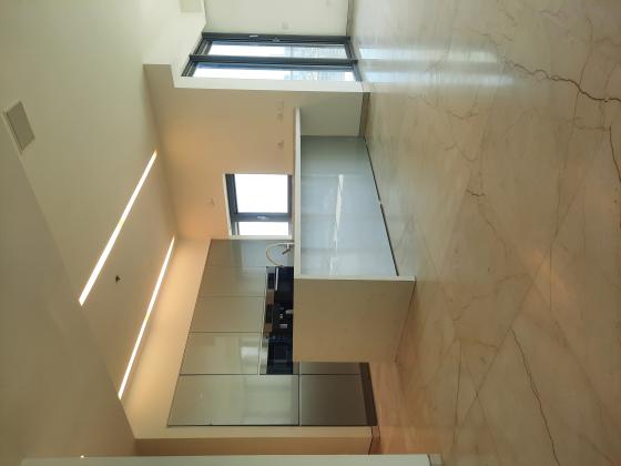 ניסים אלוני 12, פארק צמרת