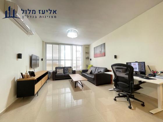 צפת 16, קריית שרת