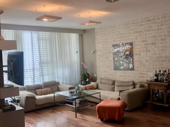 ראש פינה 3, מרכז