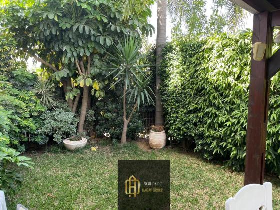 צלח מנשה 20, קריית מנחם בגין