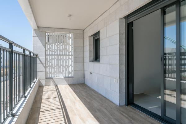 חיים הרצוג 18, פסגות אפק