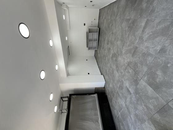 המגינים 15, עיר תחתית