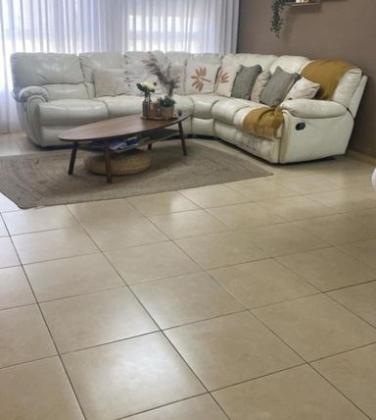 הר הצופים 9, רחובות ההולנדית