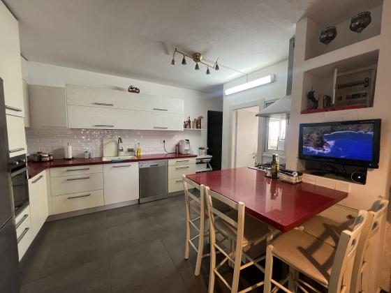 אסף הרופא 1, הדר