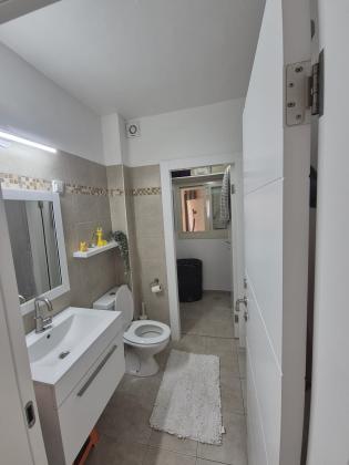 אליהו קורן 2, הר חומה