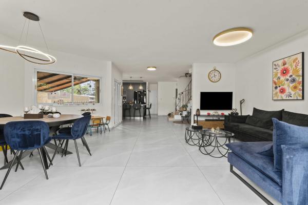 הסיפון 5 (נווה ים)