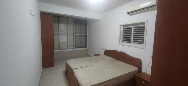 חנקין 64, קרית עבודה