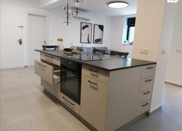 פלמח 30, רסקו (גבעת הורדים)