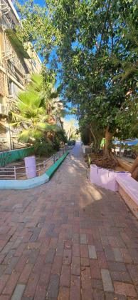 רבי עקיבא 70, שכונה ד