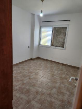 השומרון 9, פנחס ספיר