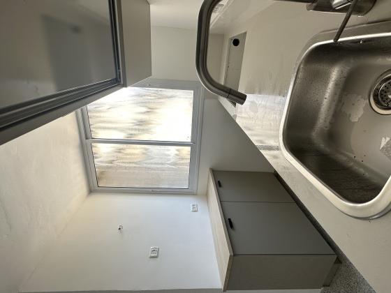 נתן אלבז 2, רובע ו