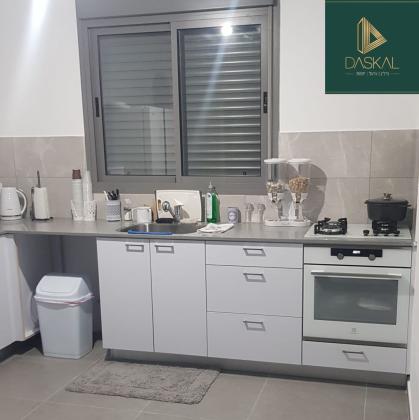 יוסף אהרונוביץ', שיכון ותיקים